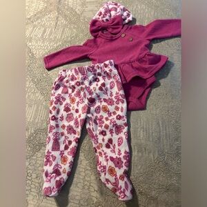 Fleece Lon sleeve onesie with matching pants that cover feet and matching hat